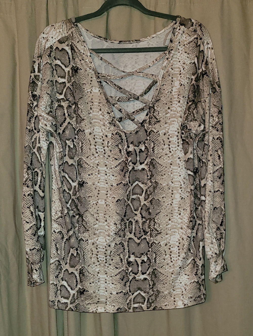 White Snake-Print Lace-Up Top with Neutral Accents Soft Legging Matrial NWOT